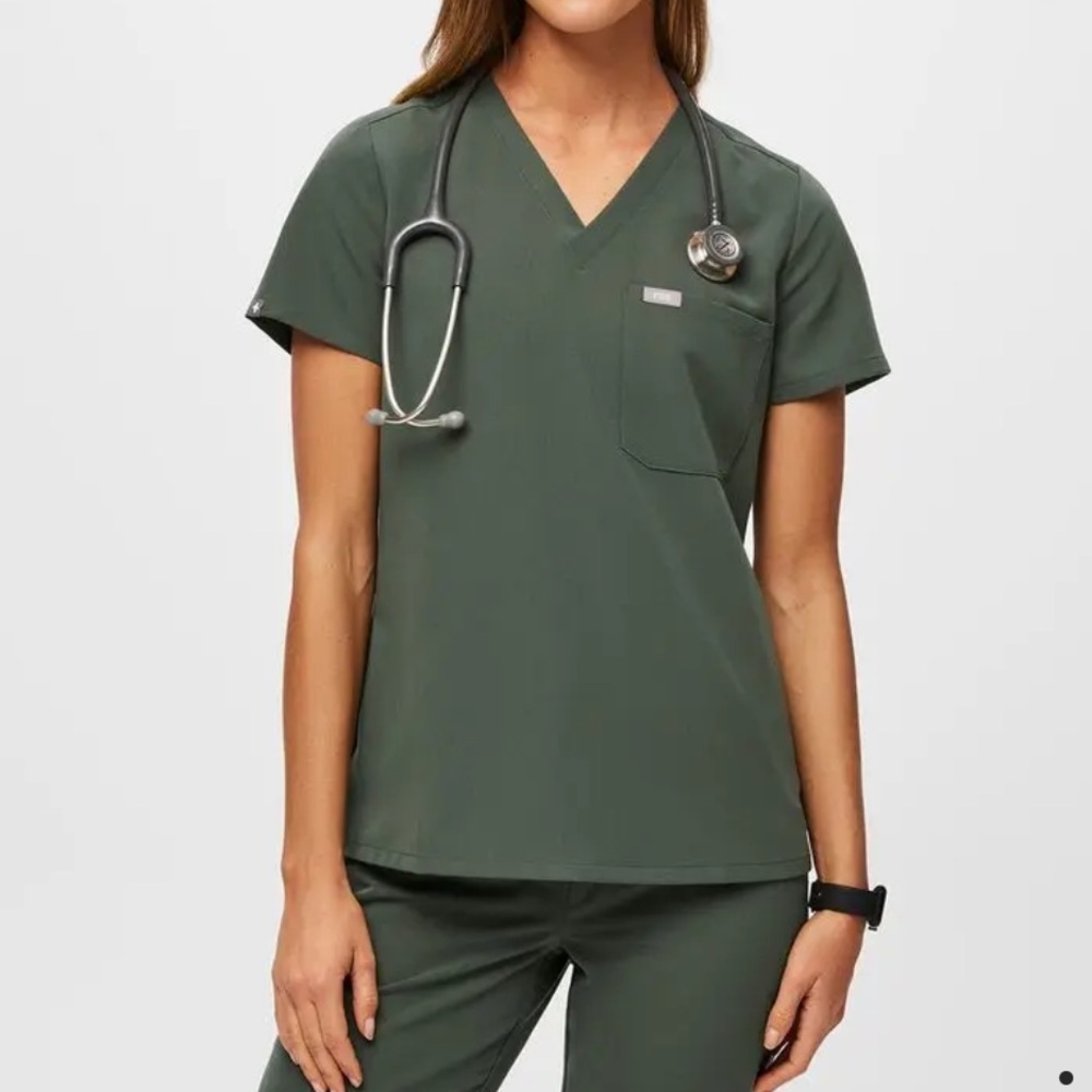 FIGS Catarina One Pocket Scrub Top